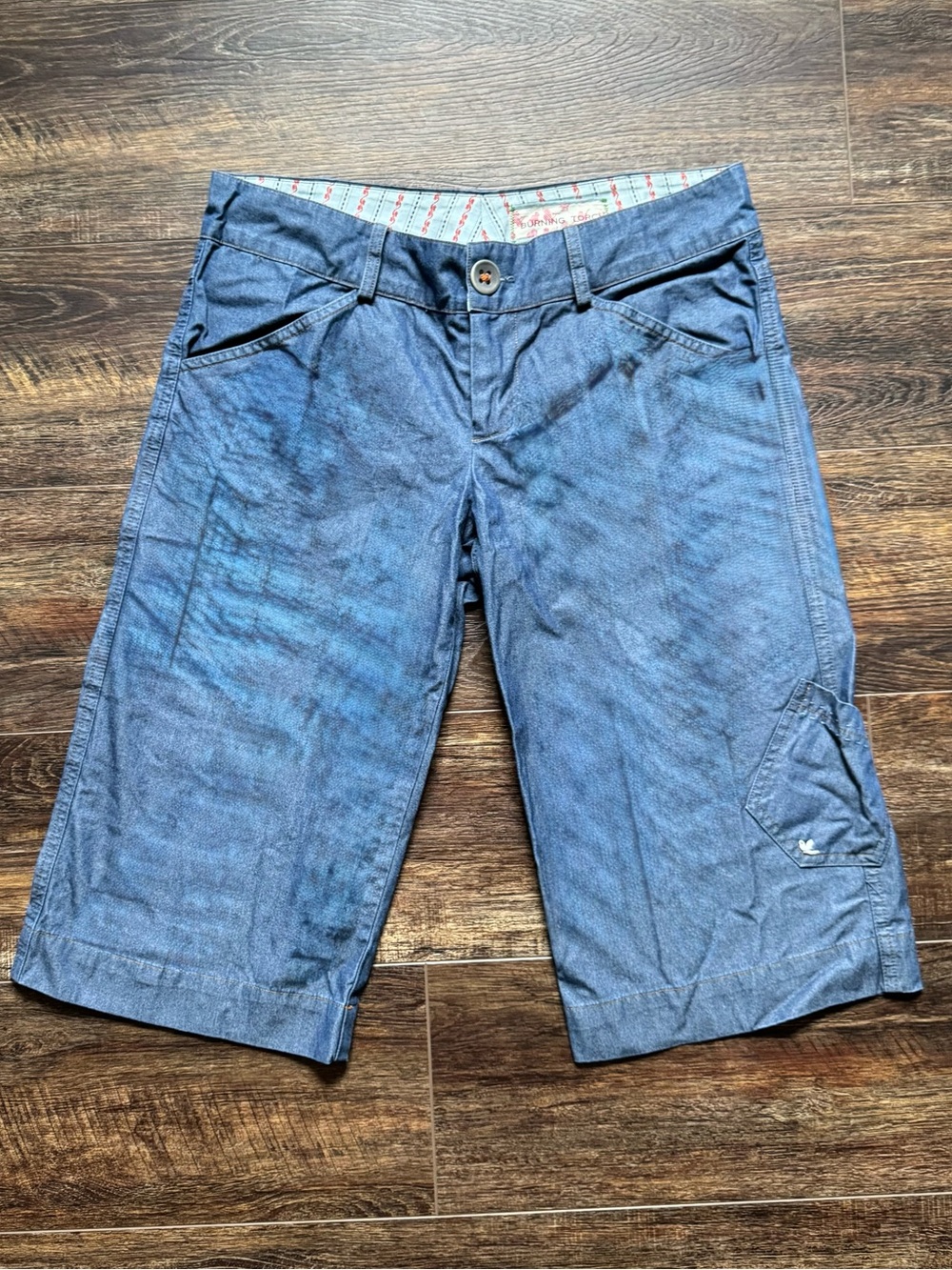 Burning Torch Blue Denim-Style Chambray Knee-Length Shorts 8